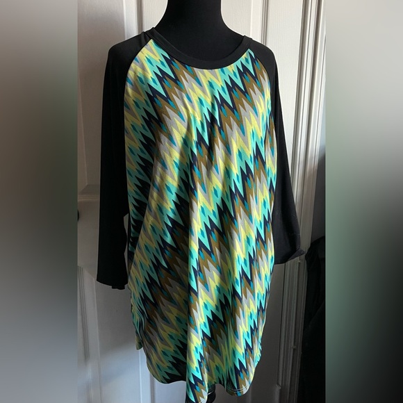 LuLaRoe Randy shirt - Picture 1 of 2